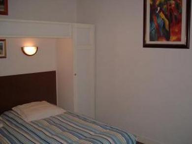 Hotel Darcet Parigi