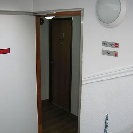 Hotel Darcet Parigi