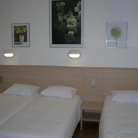 Hotel Darcet Parigi